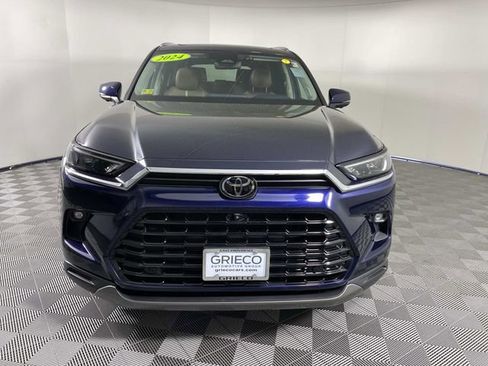 Used 2024 Toyota Grand Highlander AWD image 3