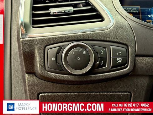 Used 2024 Ford Edge Titanium image 12