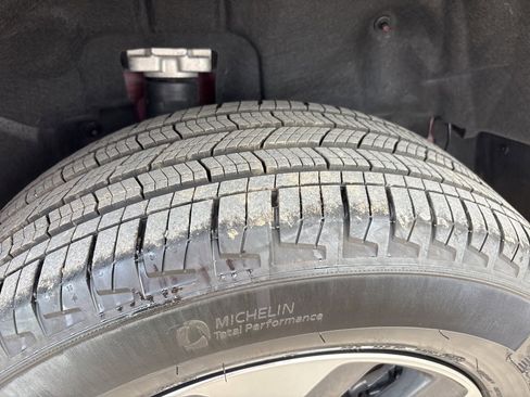 Used 2024 Jeep Grand Cherokee Limited 4xe image 7