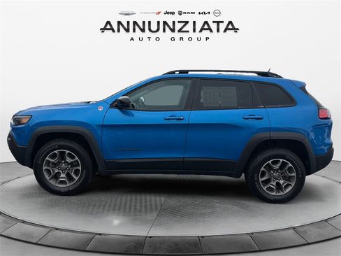 Used 2022 Jeep Cherokee Trailhawk image 2