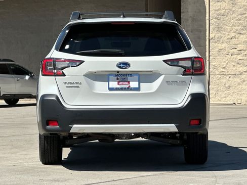 Used 2025 Subaru Outback Limited AWD/4WD image 4