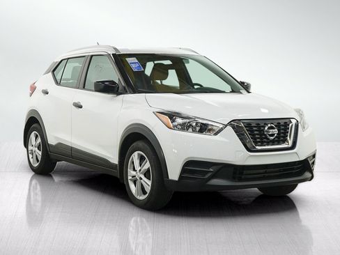 Used 2019 Nissan Kicks S FWD image 7