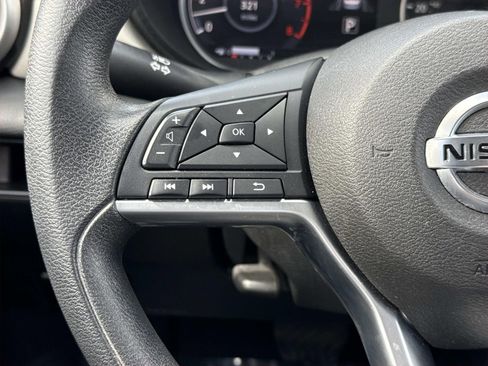 Used 2020 Nissan Versa SV FWD image 15