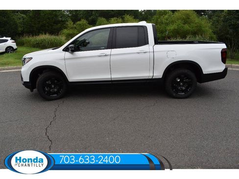 New 2026 Honda Ridgeline Black Edition image 4