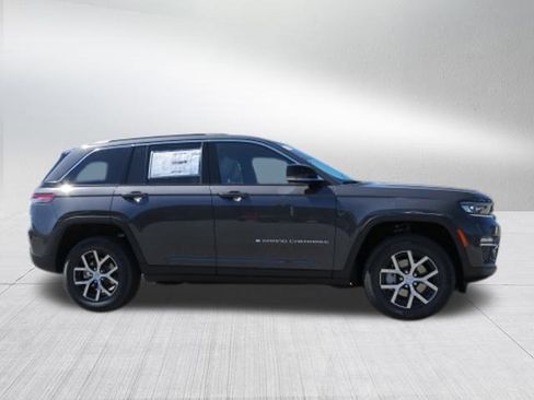 New 2025 Jeep Grand Cherokee Limited w/ Trailer Tow Package image 2