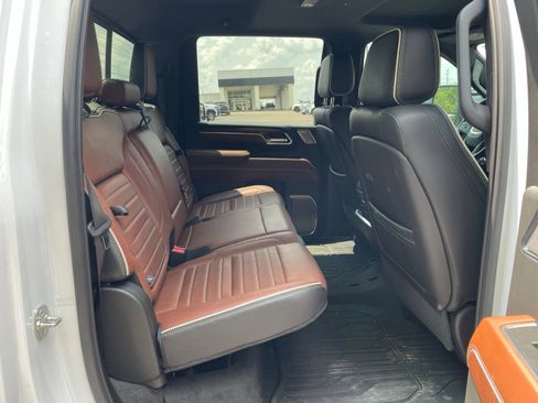 Used 2025 GMC Sierra 3500 Denali Ultimate AWD/4WD image 38