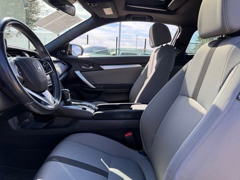 Used 2019 Honda Civic EX image 9