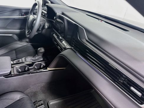 Used 2025 Toyota Camry XSE FWD image 28