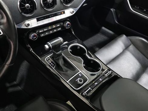 Used 2019 Kia Stinger w/ Sun & Sound Package RWD image 29