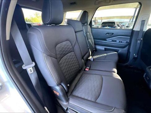Certified 2024 Nissan Pathfinder SV image 19