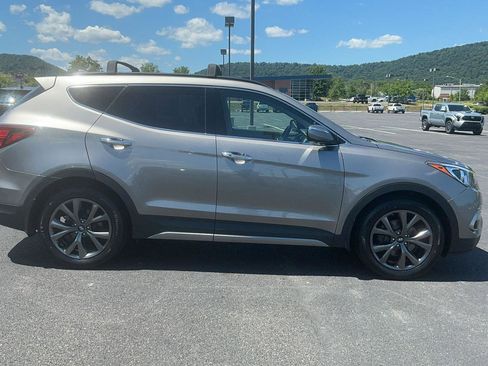 Used 2018 Hyundai Santa Fe Sport w/ 2.0T Ultimate Tech Package 05 AWD/4WD image 4