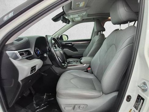 Used 2021 Toyota Highlander Platinum AWD/4WD image 17