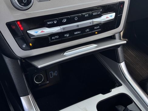 Used 2023 Ford Explorer XLT w/ Equipment Group 202A image 21