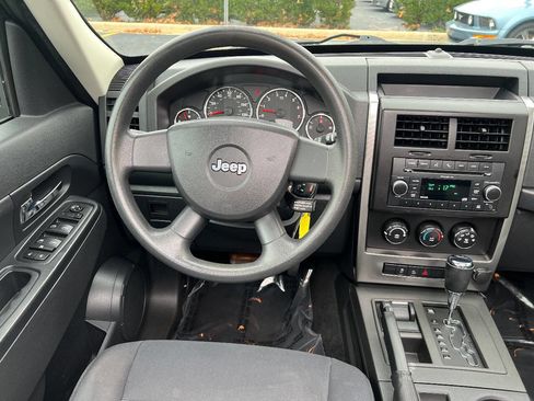 Used 2010 Jeep Liberty Sport w/ Popular Equipment Group image 32