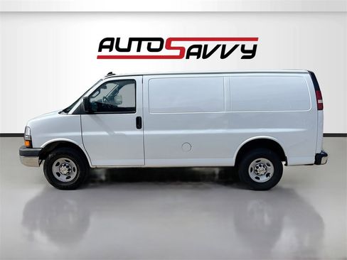 Used 2024 Chevrolet Express 2500 w/ Driver Convenience Package image 4