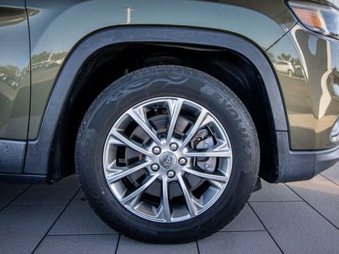 Used 2019 Jeep Cherokee Latitude Plus image 20