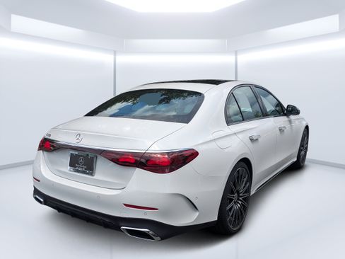 New 2026 Mercedes-Benz E 350 Sedan image 3