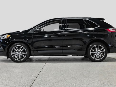 Used 2019 Ford Edge Titanium image 9