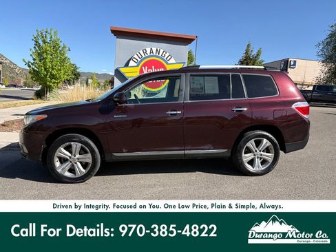 Used 2012 Toyota Highlander Limited w/ Tow Pkg AWD/4WD image 3