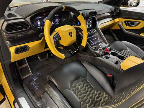 Used 2021 Lamborghini Urus image 4