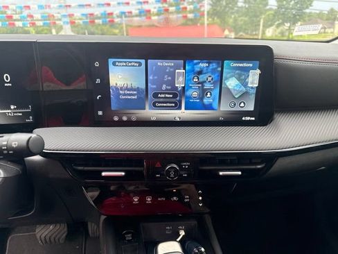 Used 2026 Nissan Kicks SR FWD image 6