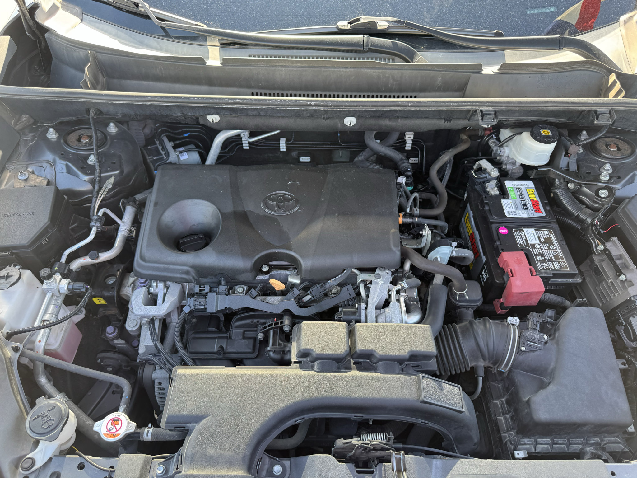 Used 2020 Toyota RAV4 XLE Premium AWD/4WD image 32