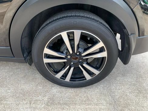 Used 2020 Nissan Kicks SR w/ SR Premium Package FWD image 22