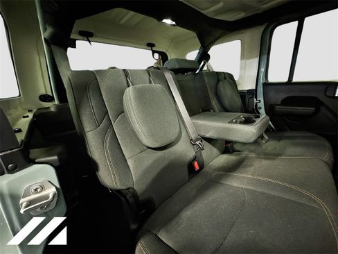 Used 2024 Jeep Wrangler Unlimited w/ Convenience Group image 27