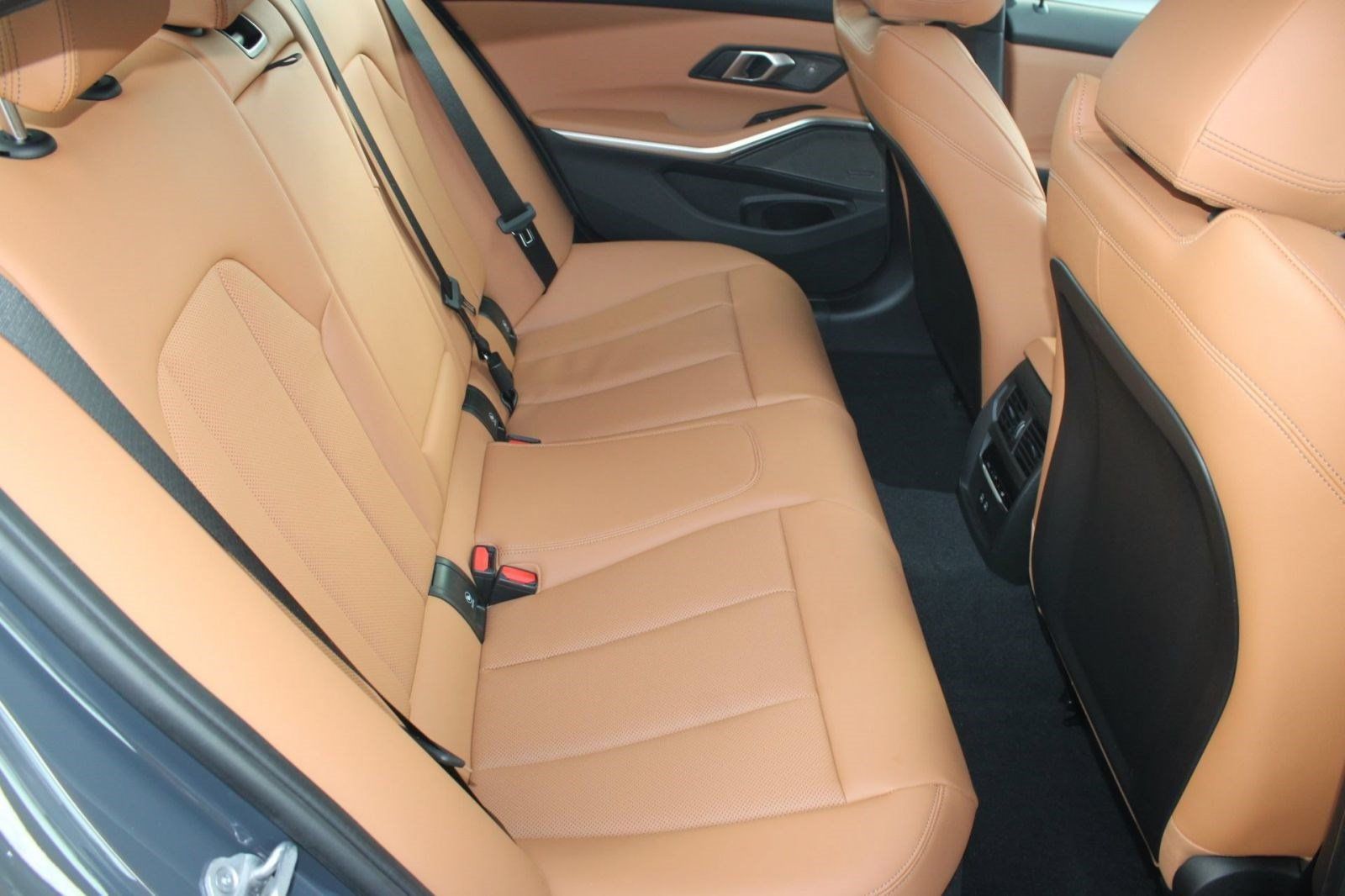 Used 2026 BMW 330i Sedan w/ M Sport Package RWD image 33