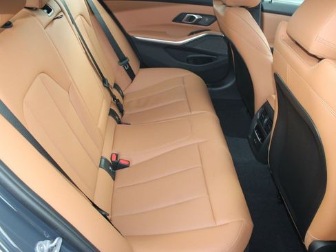Used 2026 BMW 330i Sedan w/ M Sport Package RWD image 33