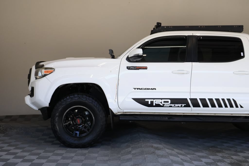 Used 2016 Toyota Tacoma TRD Sport AWD/4WD image 8