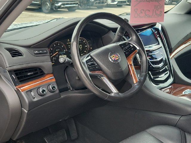 Used 2015 Cadillac Escalade Luxury AWD/4WD image 8