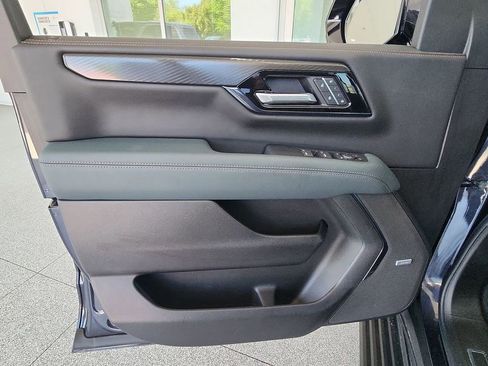 Certified 2025 GMC Yukon XL AT4 w/ AT4 Premium Plus Package AWD/4WD image 22