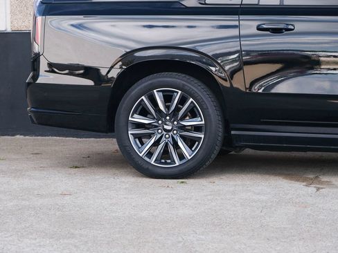 Used 2021 Cadillac Escalade ESV Sport w/ Driver Assist Tech Package RWD image 12