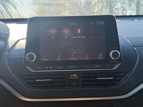 Used 2019 Nissan Altima 2.5 SV image 25