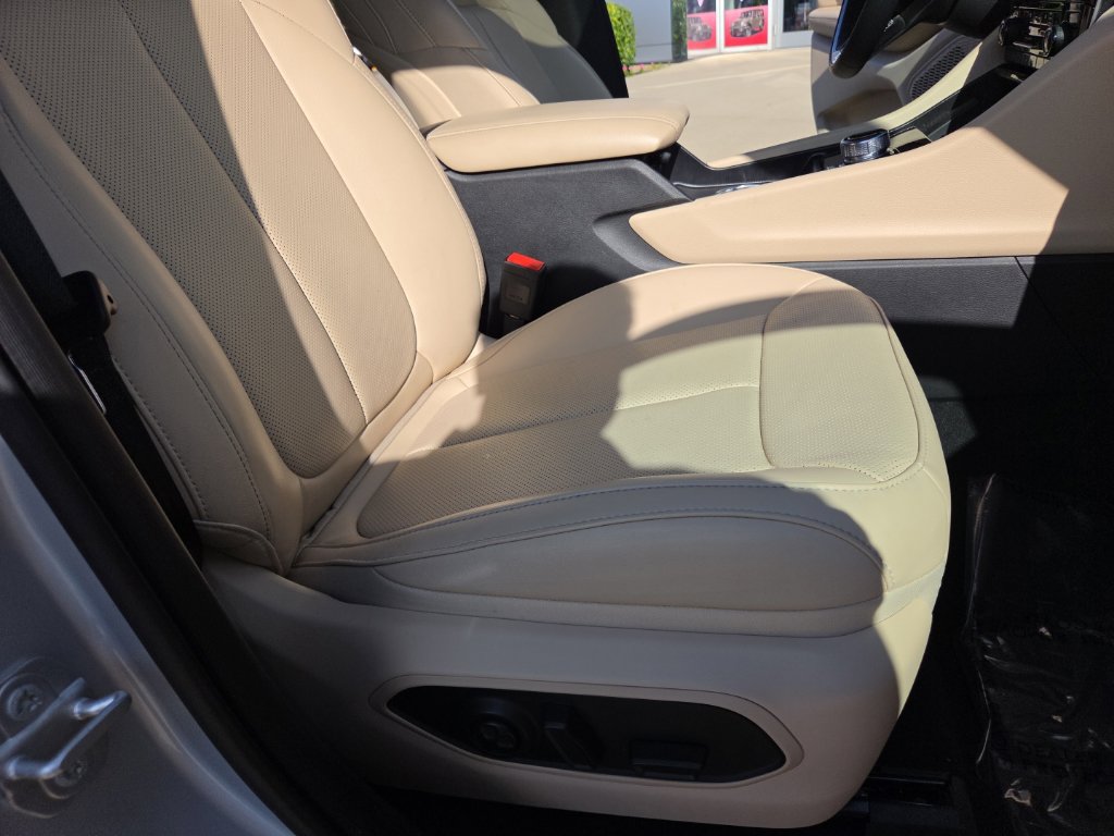 Certified 2024 Jeep Grand Cherokee Limited w/ Luxury Tech Group II AWD/4WD image 29