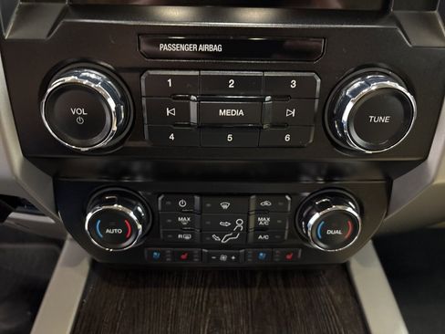 Used 2020 Ford F350 Lariat w/ Lariat Value Package image 23