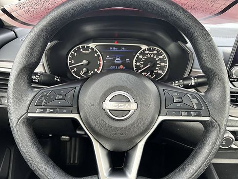 Certified 2025 Nissan Altima 2.5 SV FWD image 22