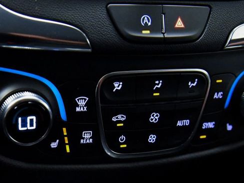 Used 2024 Chevrolet Equinox LT FWD image 24