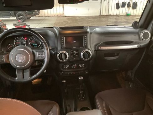 Used 2013 Jeep Wrangler Unlimited Sahara w/ Connectivity Group image 13