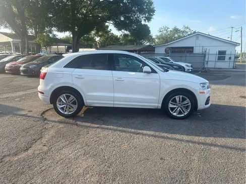 Used 2017 Audi Q3 2.0T Premium Plus w/ Premium Plus Package FWD image 3