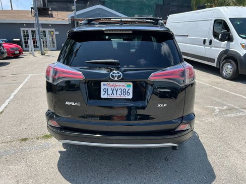 Used 2018 Toyota RAV4 XLE FWD image 6