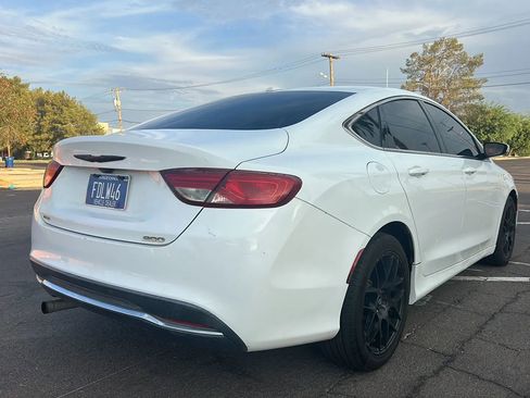 Used 2015 Chrysler 200 Limited w/ Convenience Group image 4