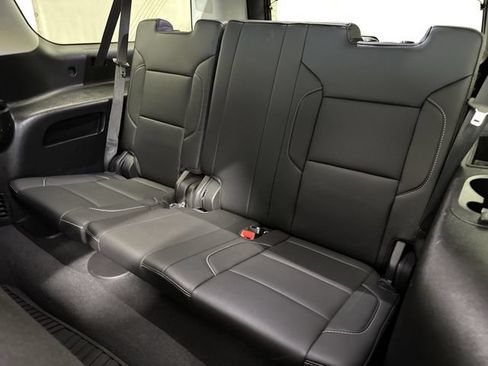 Used 2019 Chevrolet Suburban LT w/ Luxury Package AWD/4WD image 15
