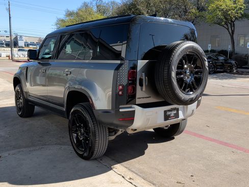 Used 2024 Land Rover Defender 110 S image 8