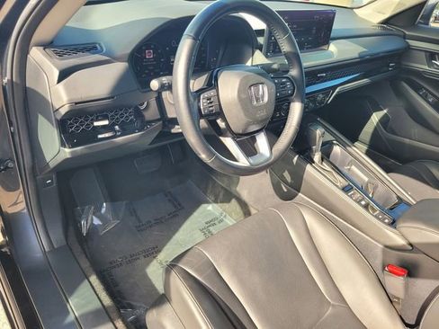 Used 2023 Honda Accord Touring image 11