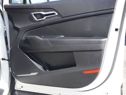 Used 2023 Kia Sportage LX image 20