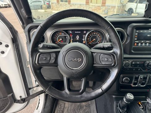 Used 2022 Jeep Gladiator Sport AWD/4WD image 12