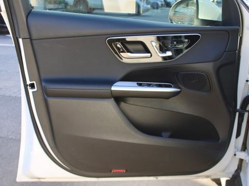 Certified 2025 Mercedes-Benz GLC 300 4MATIC image 11