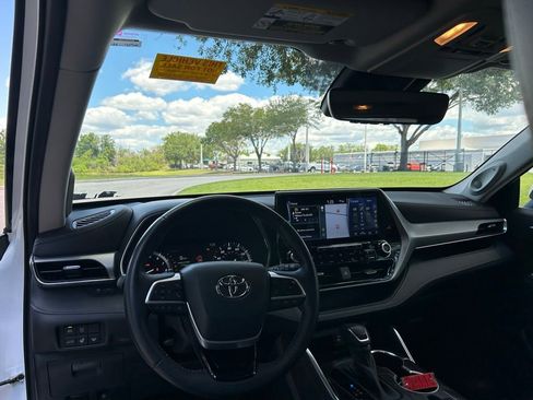 Used 2022 Toyota Highlander Platinum AWD/4WD image 10